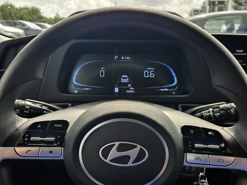 Used 2025 Hyundai Elantra SE FWD image 20