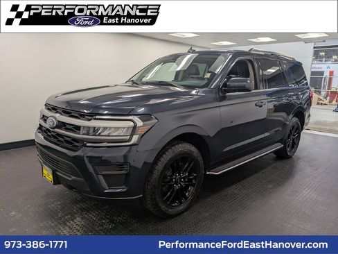 Used 2023 Ford Expedition XLT image 1