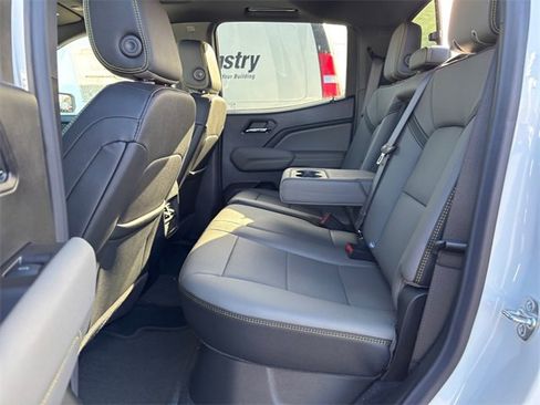 New 2026 Chevrolet Colorado ZR2 w/ Off-Road Front Bumper Package image 34