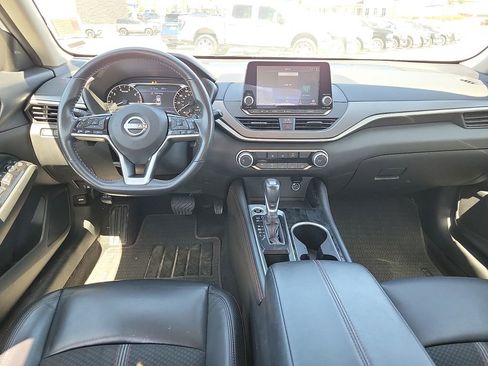 Used 2024 Nissan Altima 2.5 SR FWD image 9