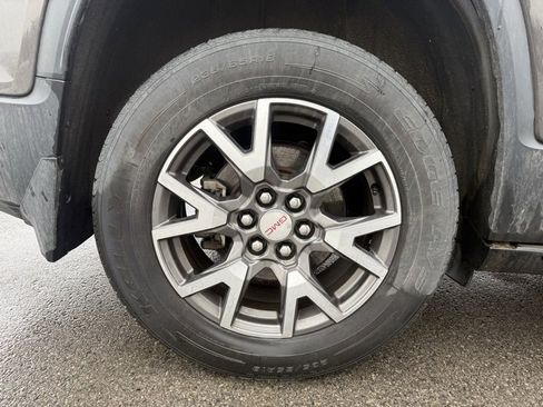 Used 2020 GMC Acadia SLE w/ Driver Convenience Package image 6