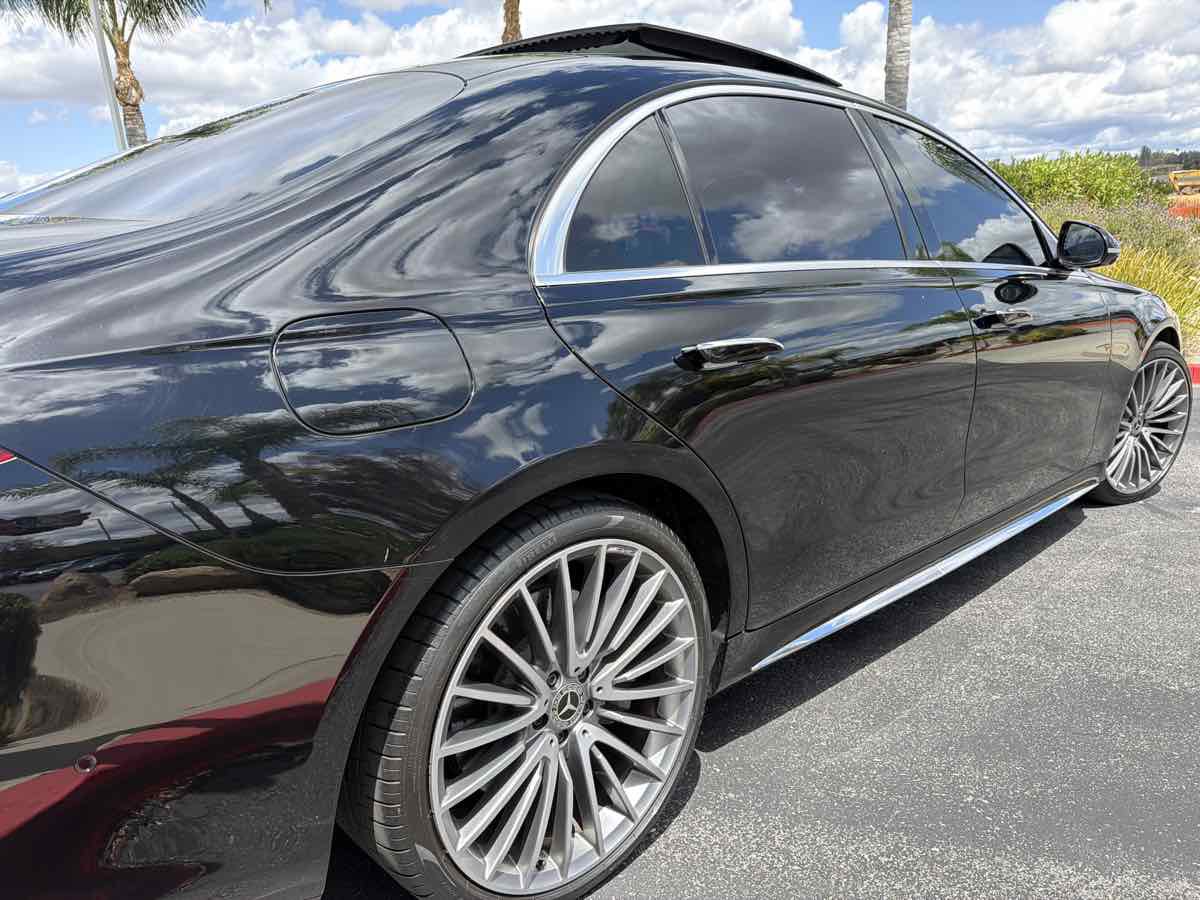 Used 2023 Mercedes-Benz S 500 4MATIC w/ AMG Line image 11