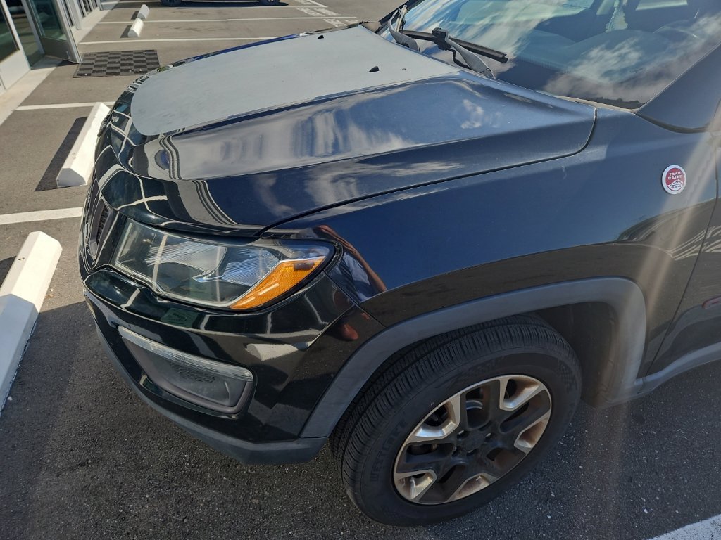 Used 2018 Jeep Compass Trailhawk w/ Leather Interior Group AWD/4WD image 2