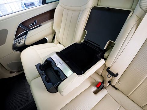 Used 2024 Land Rover Range Rover Long Wheelbase SE image 52