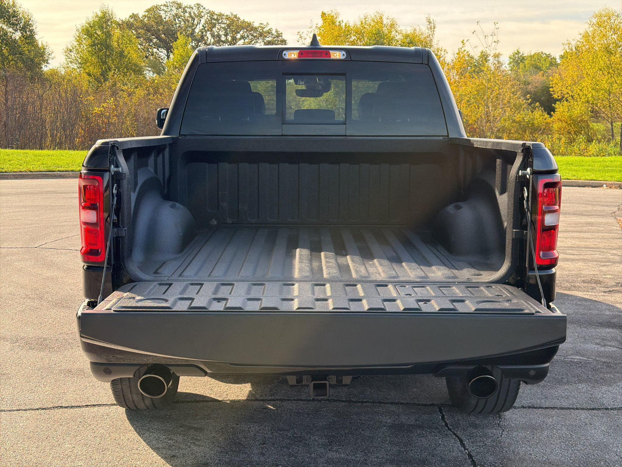 Used 2025 RAM 1500 Laramie w/ Night Edition AWD/4WD image 37