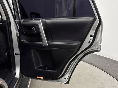 Used 2017 Toyota 4Runner SR5 image 28