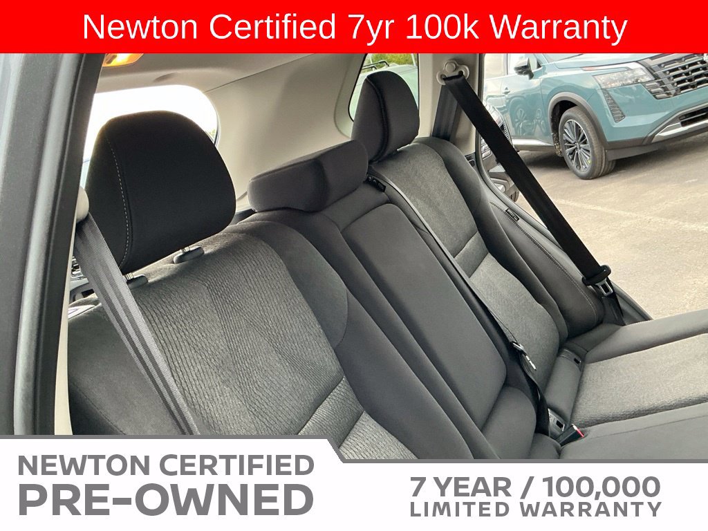 Used 2025 Nissan Rogue SV AWD/4WD image 19