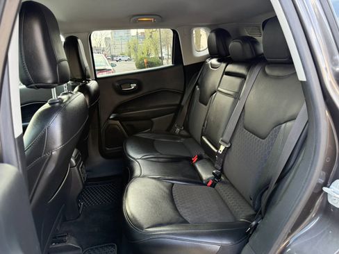 Used 2019 Jeep Compass Latitude FWD image 14