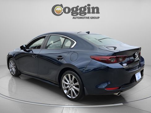Used 2019 MAZDA MAZDA3 Sedan w/ Preferred Package image 3