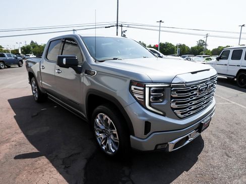Used 2024 GMC Sierra 1500 Denali AWD/4WD image 3