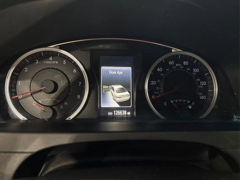 Used 2017 Toyota Camry SE image 21