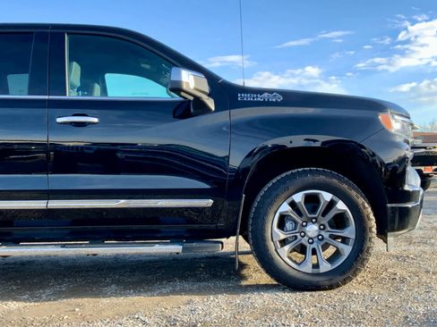 Used 2024 Chevrolet Silverado 1500 High Country w/ Technology Package image 8