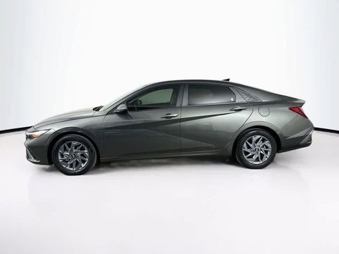 Used 2024 Hyundai Elantra SEL FWD image 3