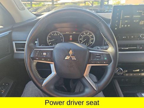 Used 2025 Mitsubishi Outlander AWD image 19