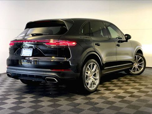 Certified 2023 Porsche Cayenne AWD/4WD image 7