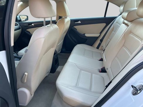 Used 2014 Volkswagen Jetta SE image 12