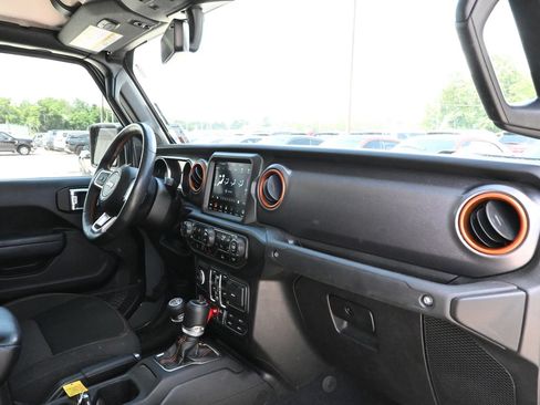 Used 2022 Jeep Gladiator Mojave w/ Cold Weather Group AWD/4WD image 25