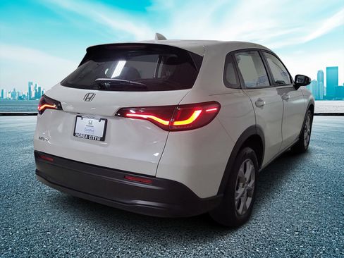 Certified 2025 Honda HR-V LX image 4