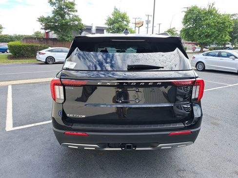 New 2026 Ford Explorer Active w/ Active Comfort Package image 5