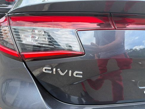Used 2023 Honda Civic LX image 9