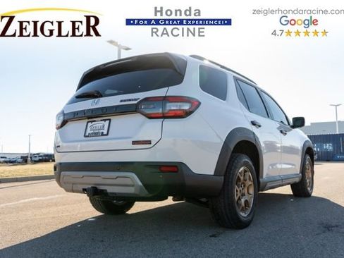 Used 2024 Honda Pilot TrailSport image 7