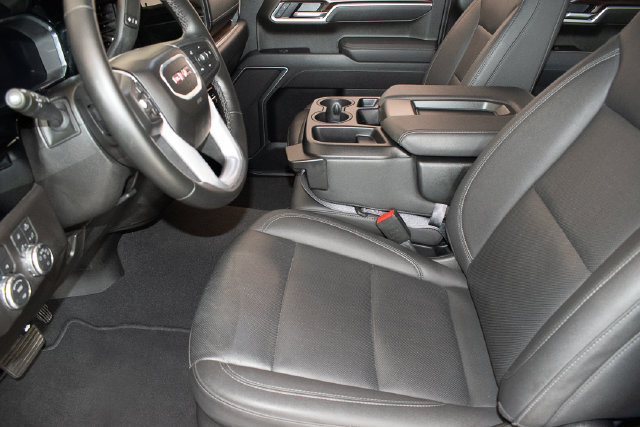Used 2026 GMC Sierra 1500 SLT AWD/4WD image 18