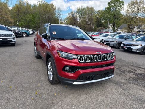 Used 2025 Jeep Compass Limited AWD/4WD image 28