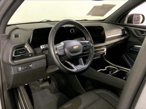 Used 2024 Chevrolet Traverse LT image 14