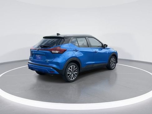 Used 2023 Nissan Kicks SV FWD image 7