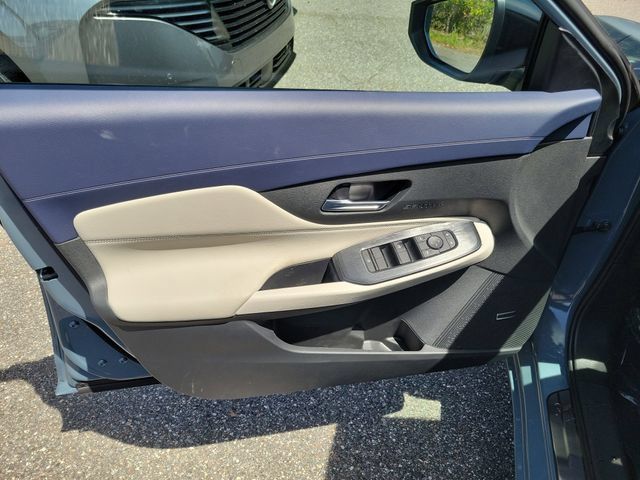 New 2026 Nissan Sentra SL w/ Floor Mat Package FWD image 5