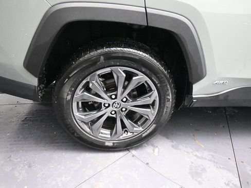 Used 2023 Toyota RAV4 XLE Premium image 17