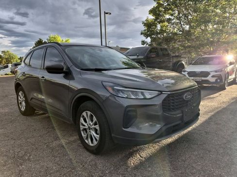 Used 2025 Ford Escape Active w/ Cold Weather Package AWD/4WD image 3