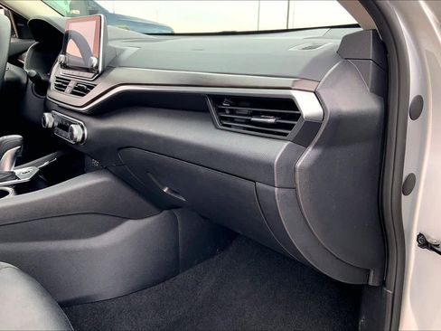 Used 2024 Nissan Altima 2.5 SV image 18