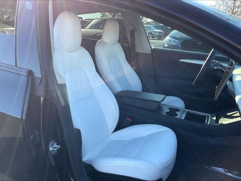 Used 2022 Tesla Model 3 Performance image 10