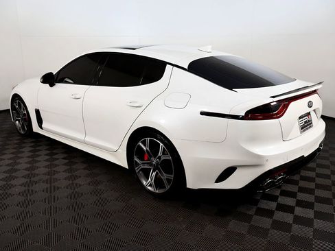 Used 2018 Kia Stinger GT2 image 11