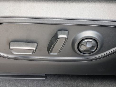 New 2025 Jeep Grand Cherokee L Limited w/ Black Appearance Package image 18