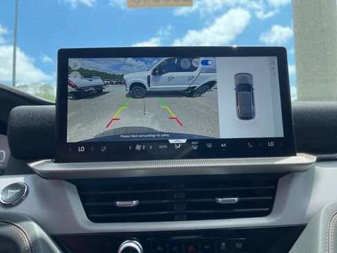 New 2026 Ford Explorer Active RWD image 4