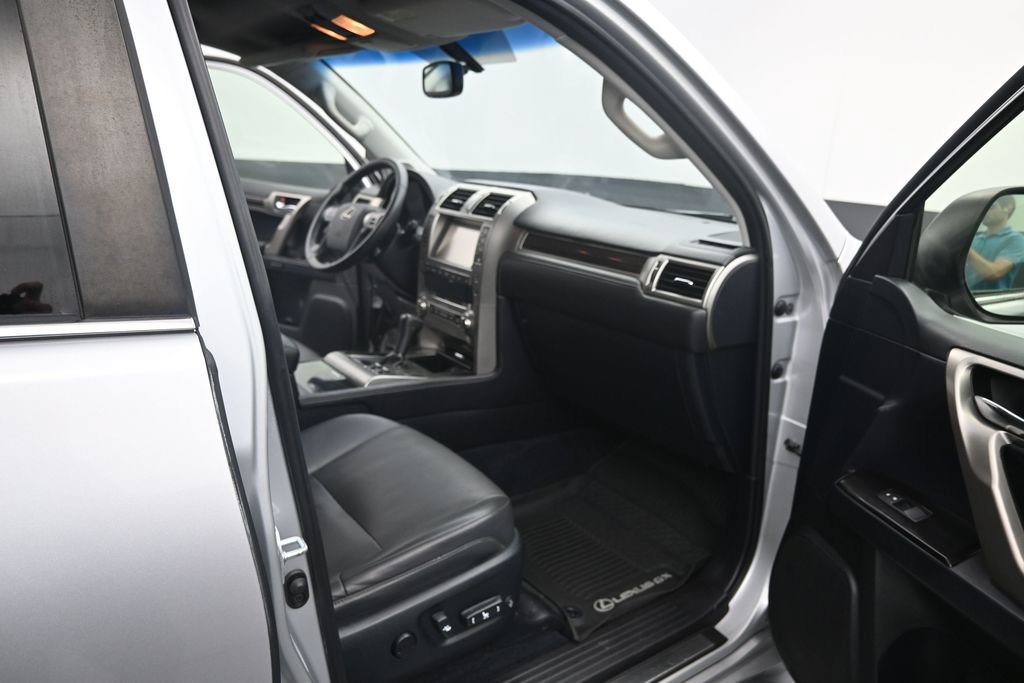 Used 2017 Lexus GX 460 w/ Navigation Package AWD/4WD image 20