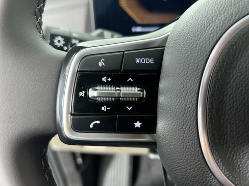 New 2026 Kia Carnival EX image 17