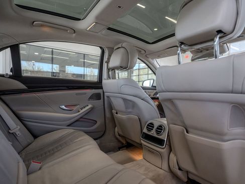 Used 2016 Mercedes-Benz S 550 Sedan image 27