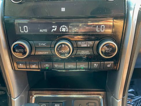 Used 2020 Subaru Ascent Touring AWD/4WD image 41