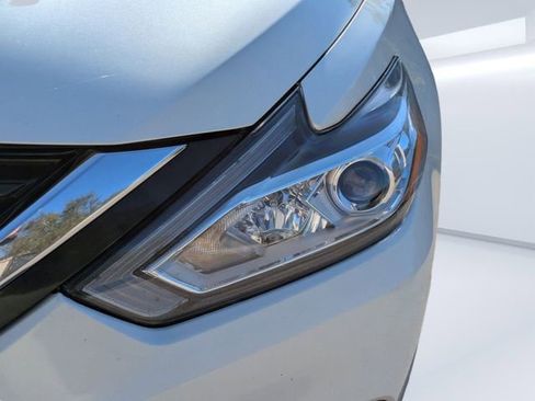 Used 2017 Nissan Altima 2.5 SR w/ Midnight Edition Package image 10