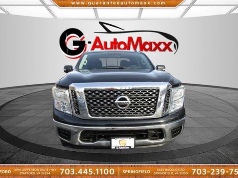 Used 2018 Nissan Titan SV image 2