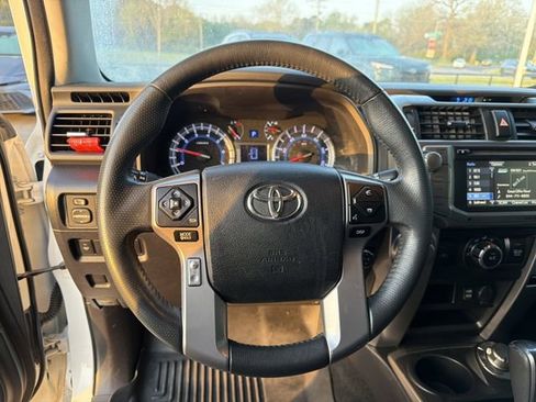 Used 2019 Toyota 4Runner SR5 AWD/4WD image 24