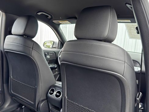 Used 2021 Mercedes-Benz GLB 250 4MATIC w/ Premium Package image 36