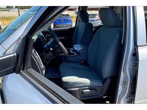 Used 2016 RAM 1500 ST w/ SXT Appearance Group image 26