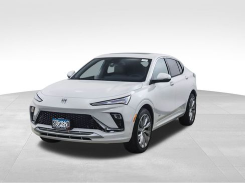 Used 2025 Buick Envista Avenir image 1