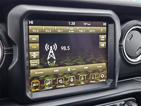 Used 2023 Jeep Wrangler Unlimited Sahara w/ Cold Weather Group image 28