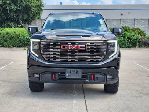 Used 2024 GMC Sierra 1500 AT4 w/ Technology Package AWD/4WD image 2