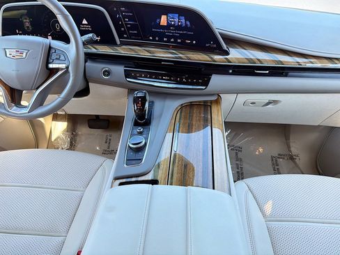 Used 2021 Cadillac Escalade ESV Premium Luxury Platinum AWD/4WD image 20